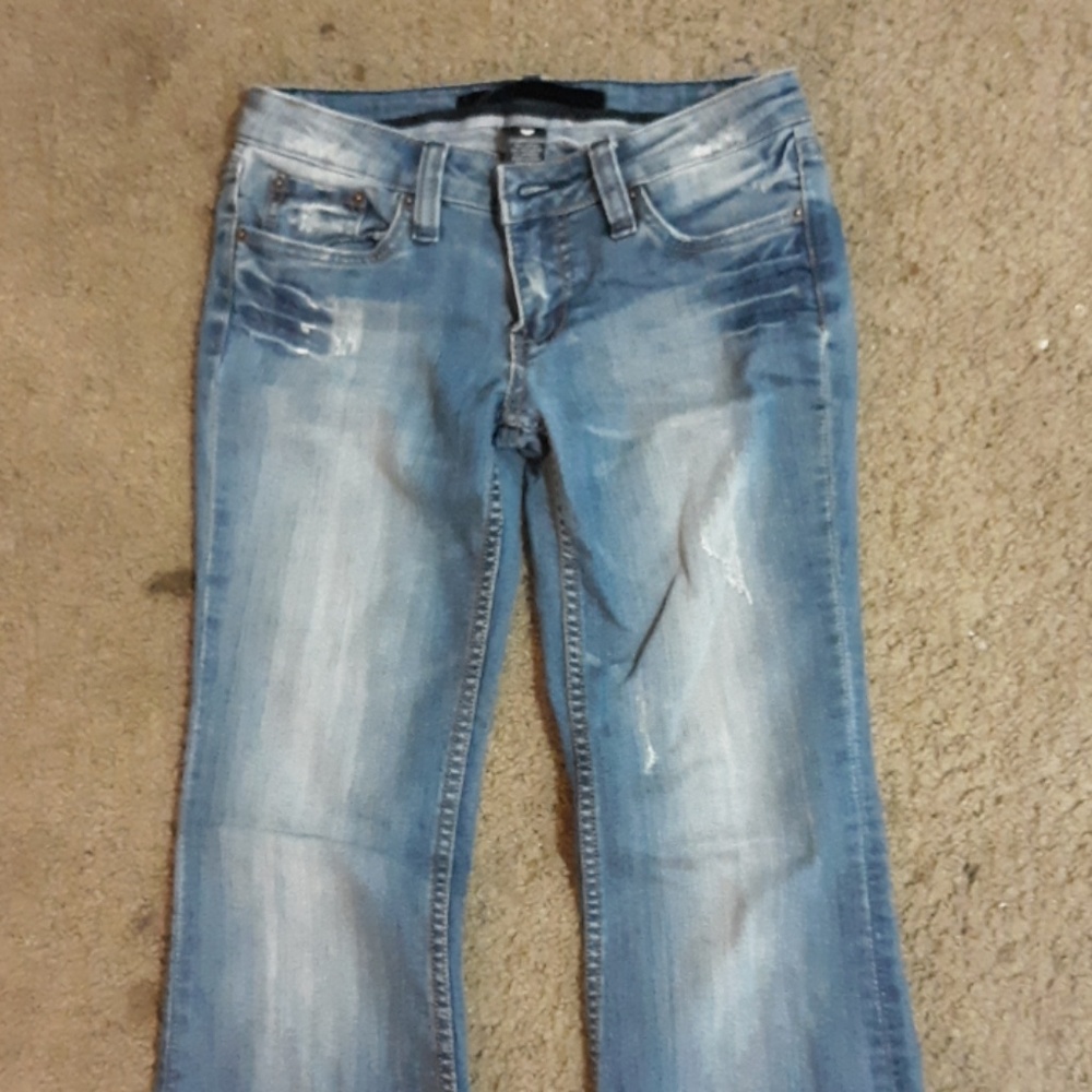 Faded destroyed denim refuge jeans 5L worn 5 times
